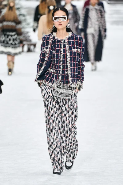 Look 29